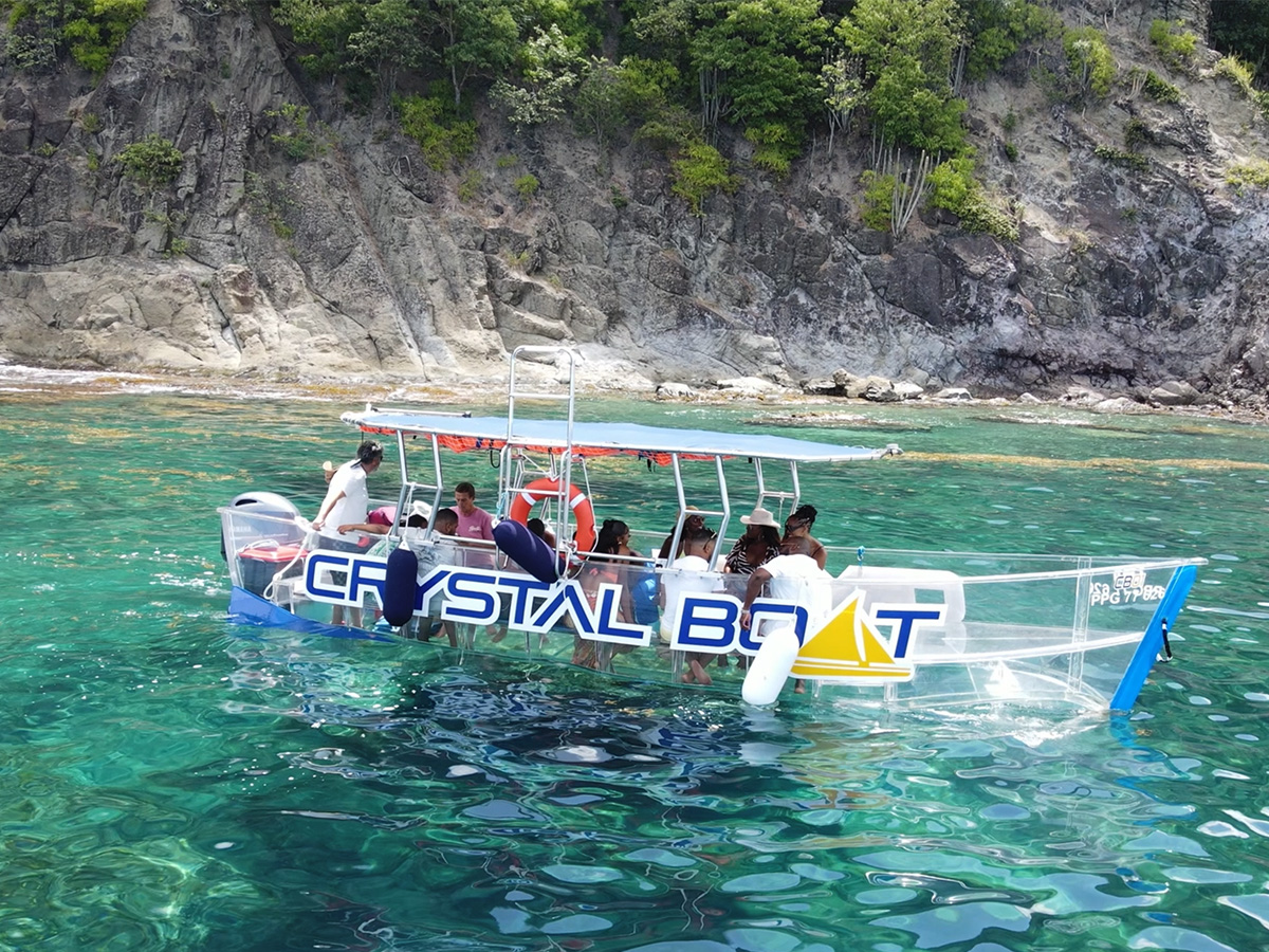 Crystal Boat Aquarium Experience