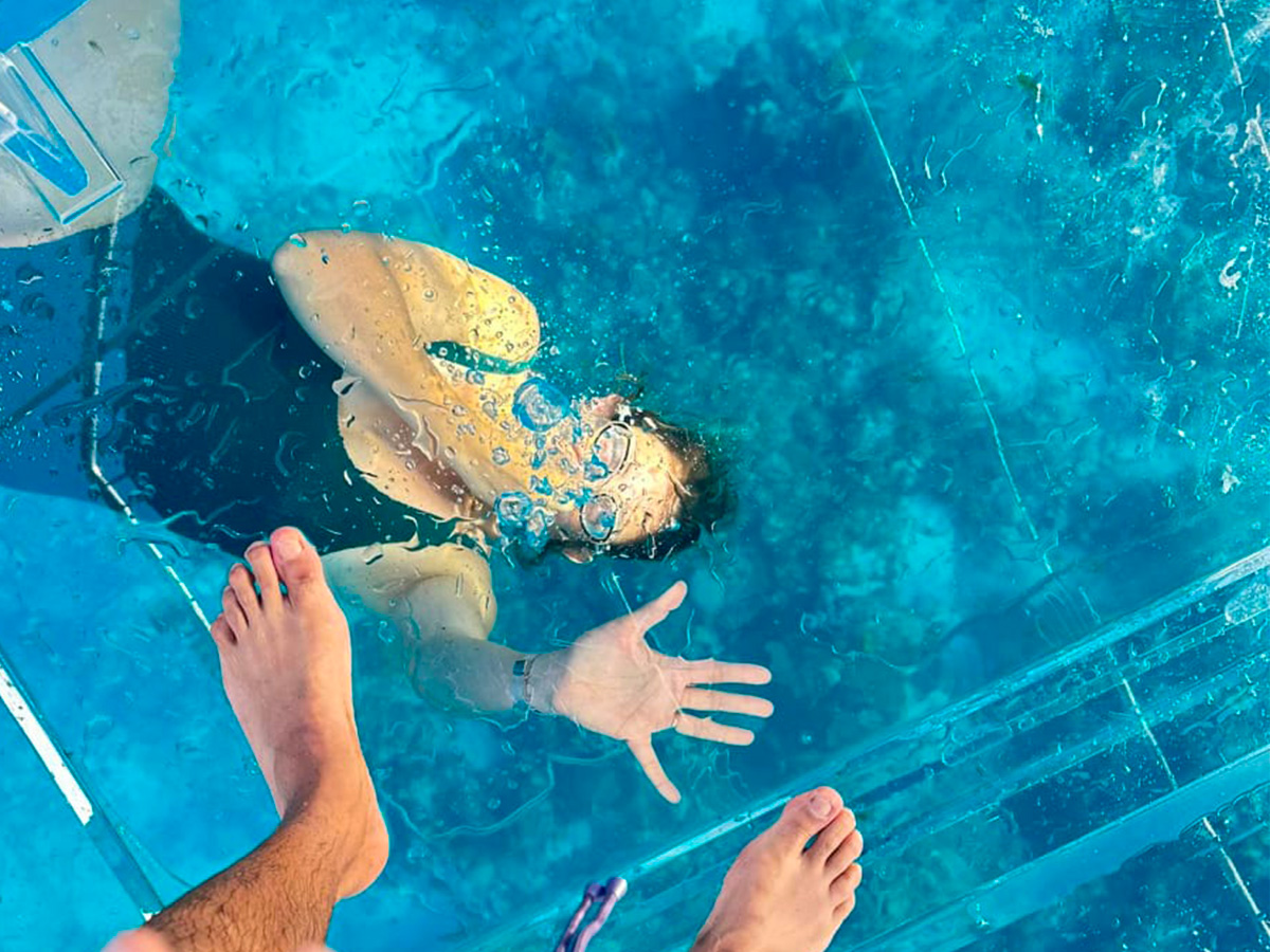 Crystal Boat Aquarium Experience