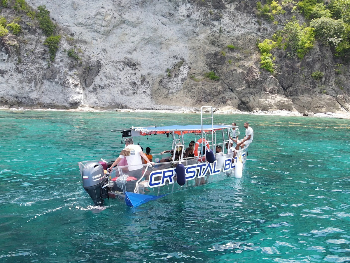 Crystal Boat Aquarium Experience